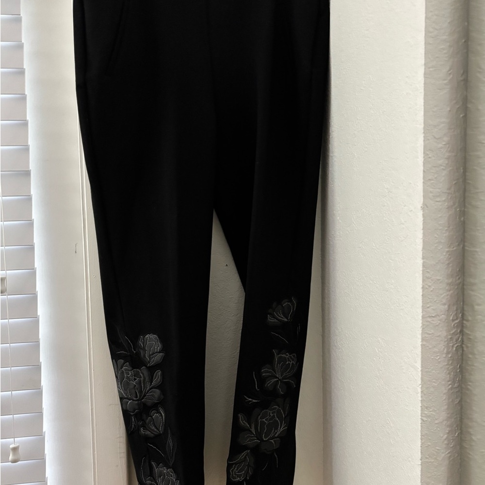 Chico's Black Ankle Cropped Pants with Elegant Detailing